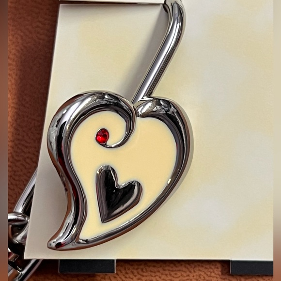 Heart in Heart Key Finder - Picture 3 of 9